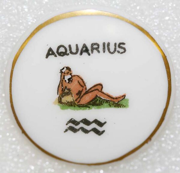 Button, porcelain, American or European