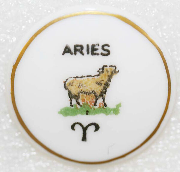 Button, porcelain, American or European