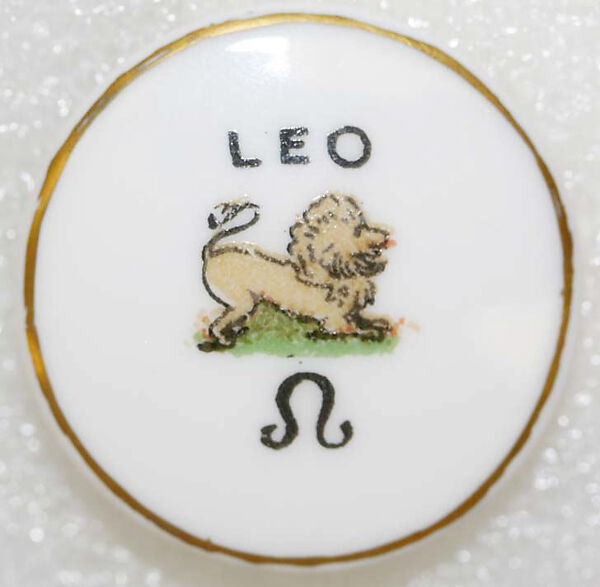 Button, porcelain, American or European