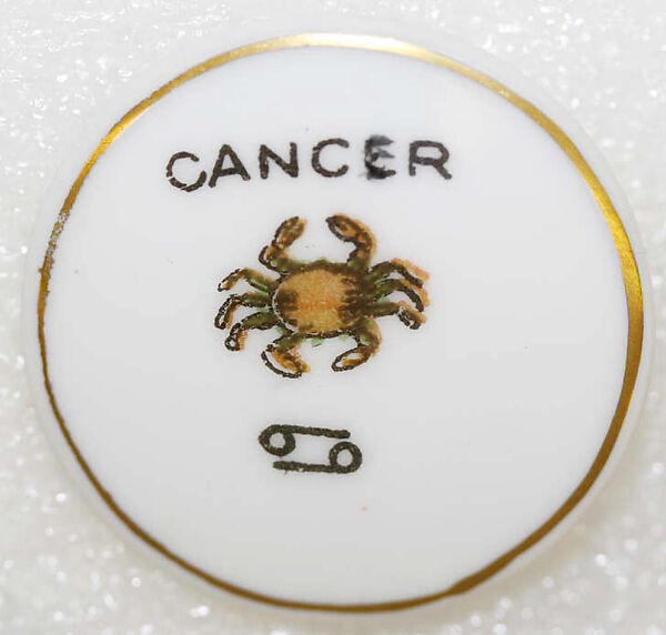 Button, porcelain, American or European