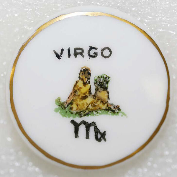 Button, porcelain, American or European