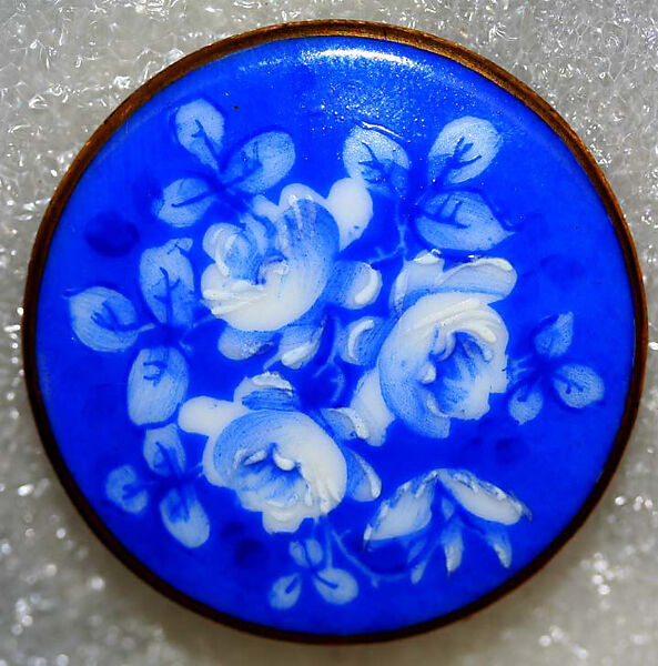 Button, porcelain, American or European