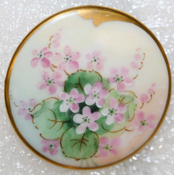 Button, porcelain, American or European