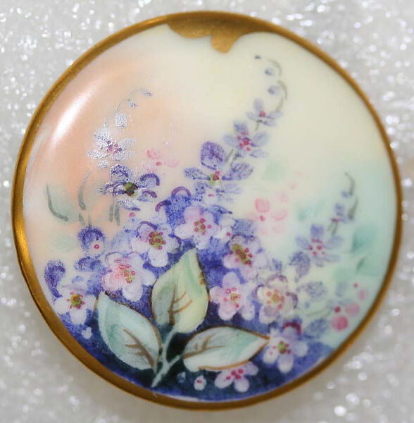 Button, porcelain, American or European