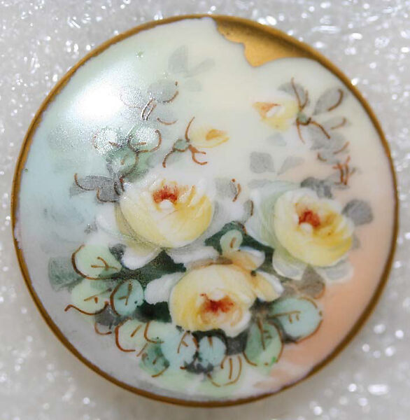 Button, porcelain, American or European