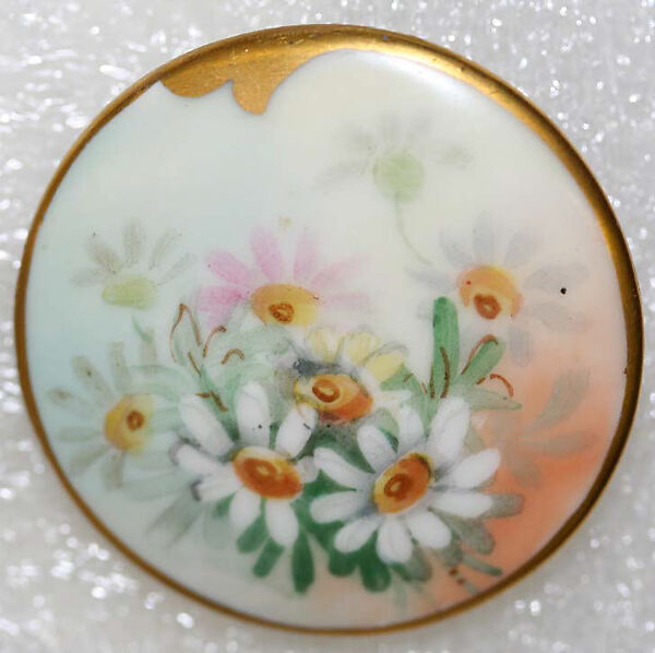 Button, porcelain, American or European