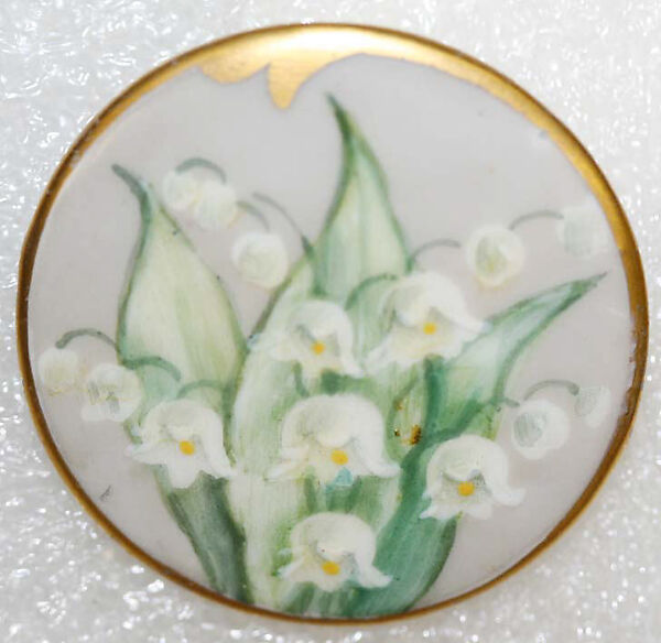 Button, porcelain, American or European