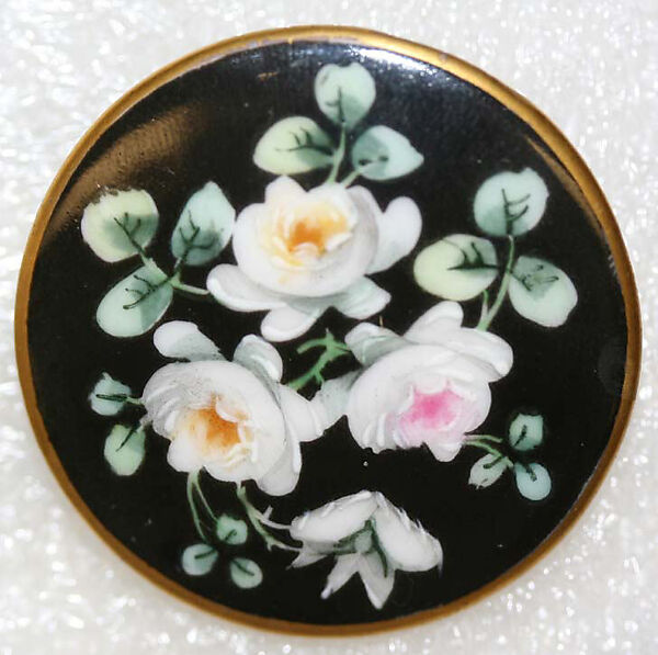Button, porcelain, American or European