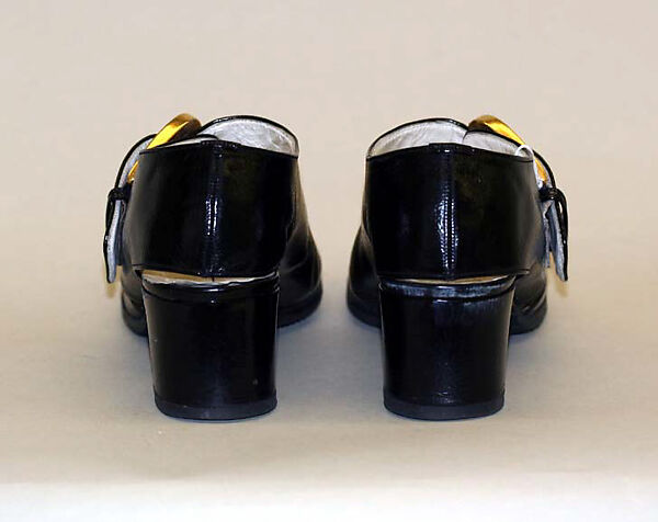 Shoes, leather, metal, plastic (vinyl), Italian