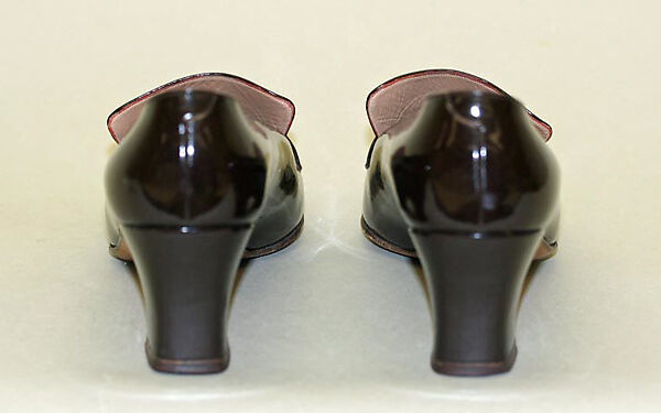 Pumps, leather, plastic (vinyl), Italian