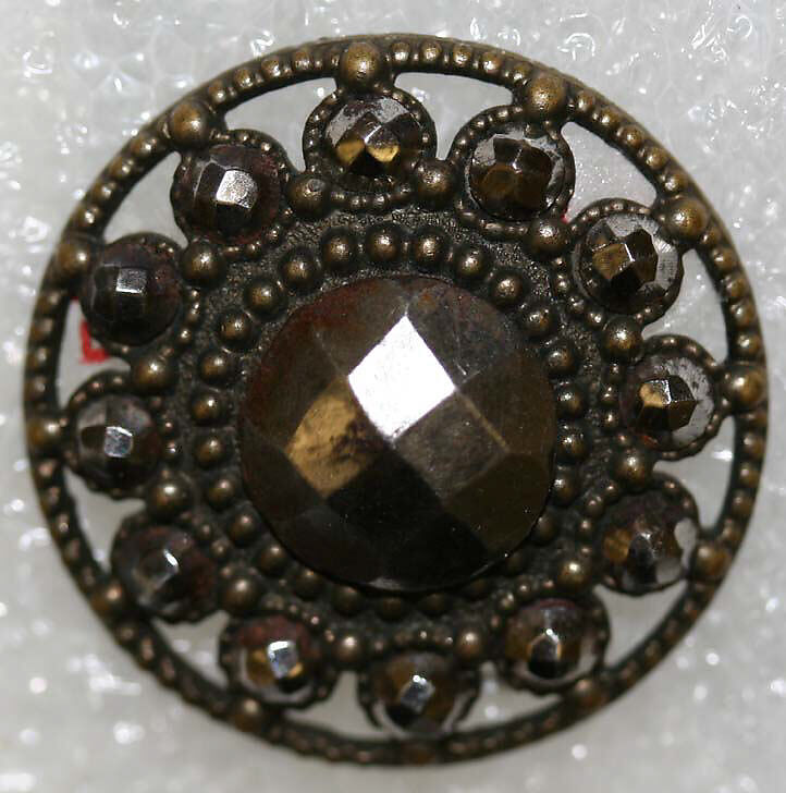 Button, metal, American or European