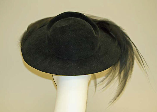 Hat, feathers, French