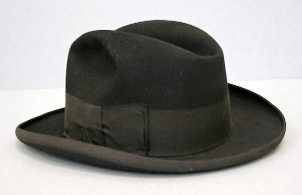 Hat, leather, wool (probably), fur, British
