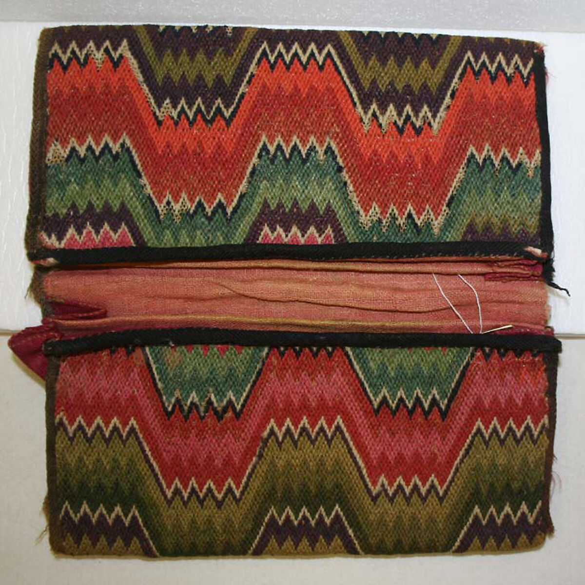 Purse, wool, flax (?), British