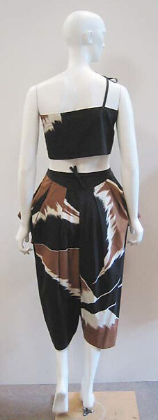 Ensemble, Issey Miyake (Japanese, 1938–2022), a,b) cotton, plastic, Japanese