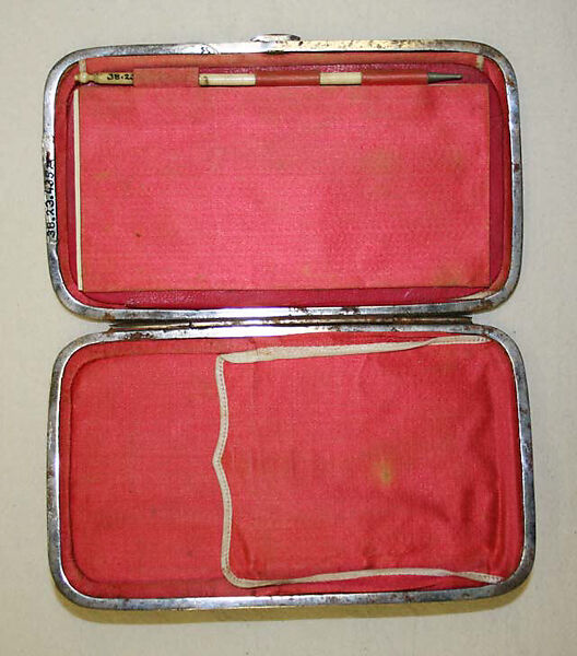 Cigarette case, bark, gold, leather, silk, ivory, American or European