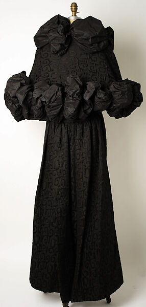 Evening ensemble, Carolina Herrera (American, born Venezuela, 1939), a) silk; b) silk, synthetic, American