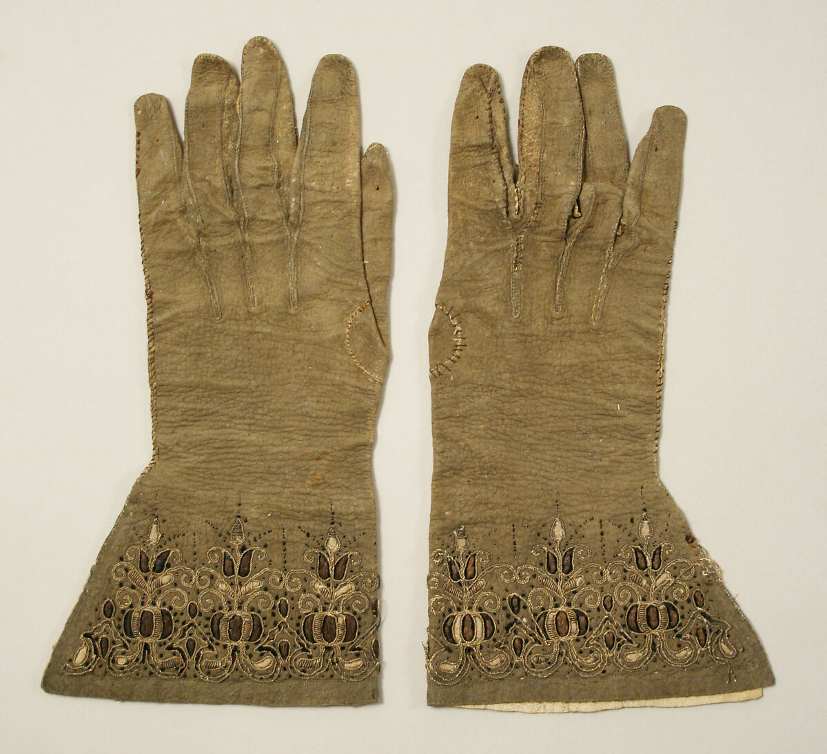 Gloves, leather, British 