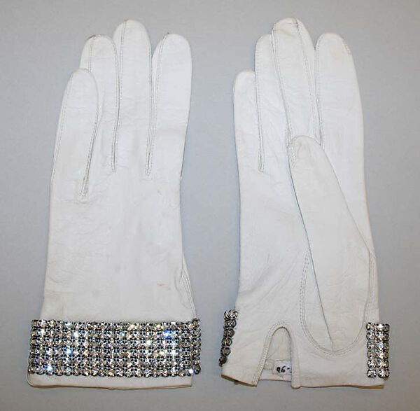 Viola Weinberger, Gloves, American