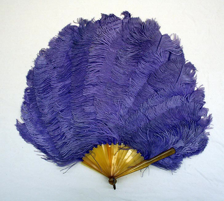 Fan, feathers, plastic, American or European 