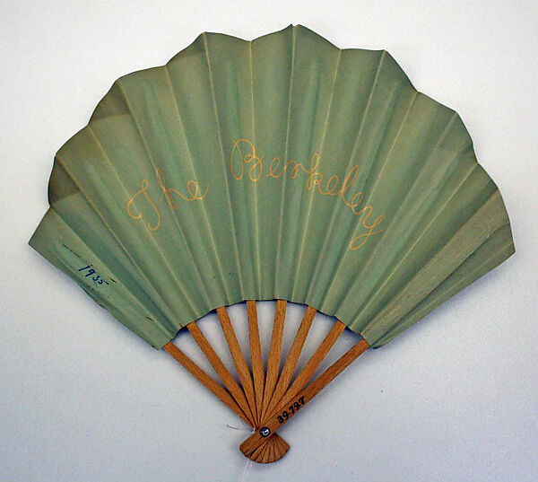Fan, paper, American or European