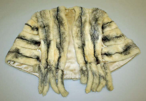 Cape, fur, probably American 