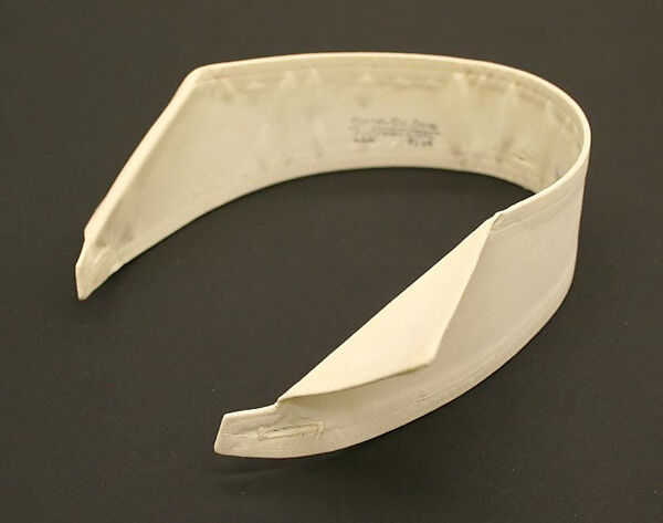 Collar, linen, American