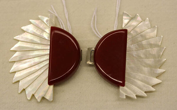 Belt buckle, plastic, shell, French