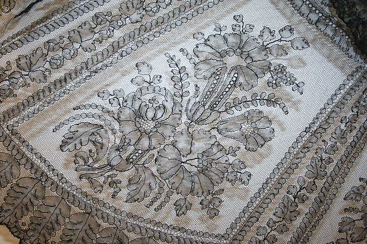Cape, [no medium available], French