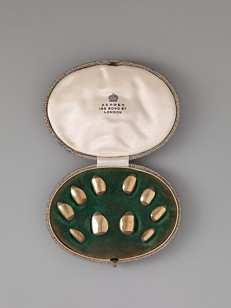 Jewelry, gold, British