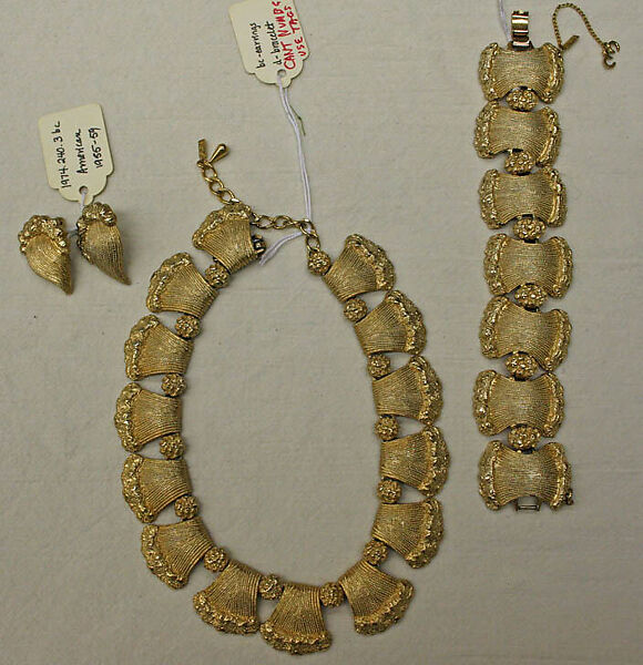 Jewelry set, metal, American 