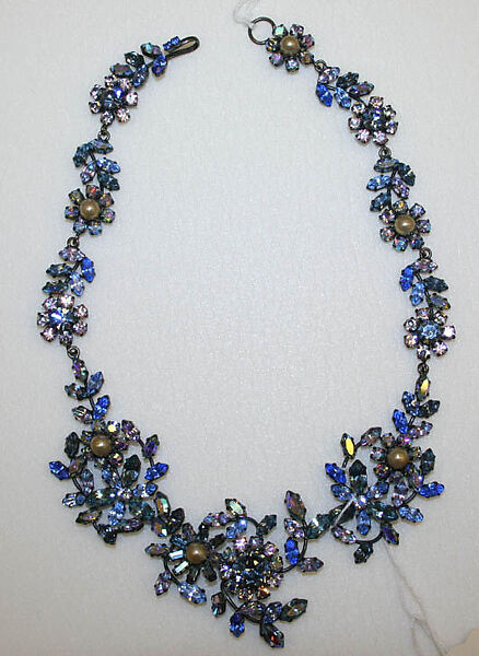 Necklace, rhinestones, metal, synthetics pearls, Austrian 