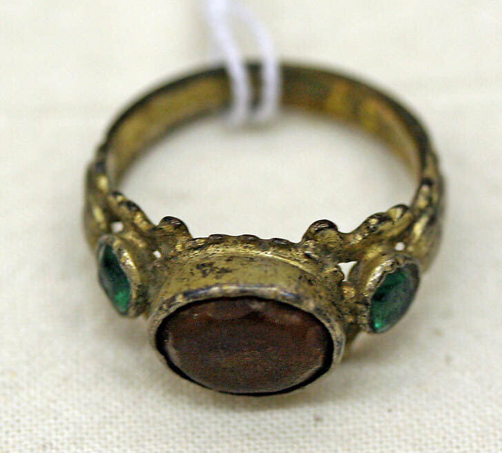 Кольцо 18. Перстень Metropolitan Museum Langobardic Byzantine Ring. Кольца 18 века. Обручальные кольца 18 века. Старинные кольца императриц.