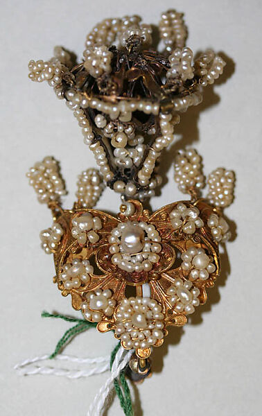 Earrings, gold, pearl, Middle Eastern 