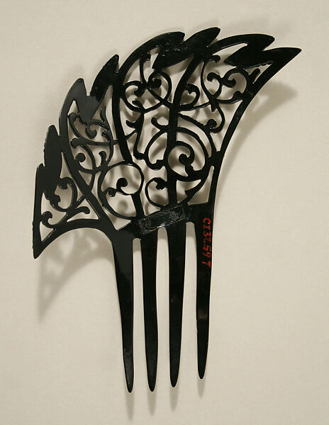 Hairpin, bone, American or European