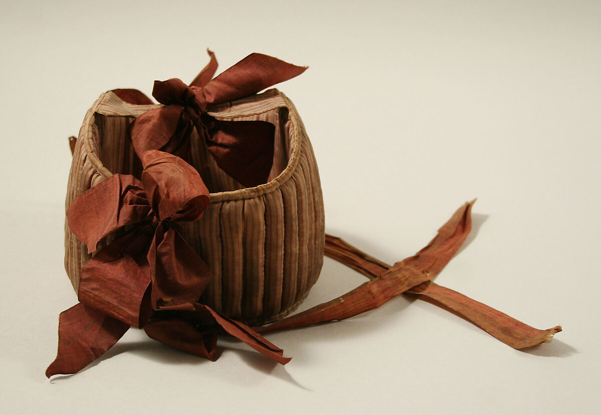 Head protector, silk, Swiss