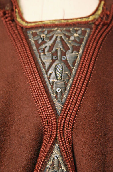 Burnus/ Selham, Silk, metal wrapped thread; embroidered