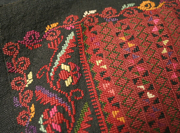 Robe, Linen, silk; embroidered