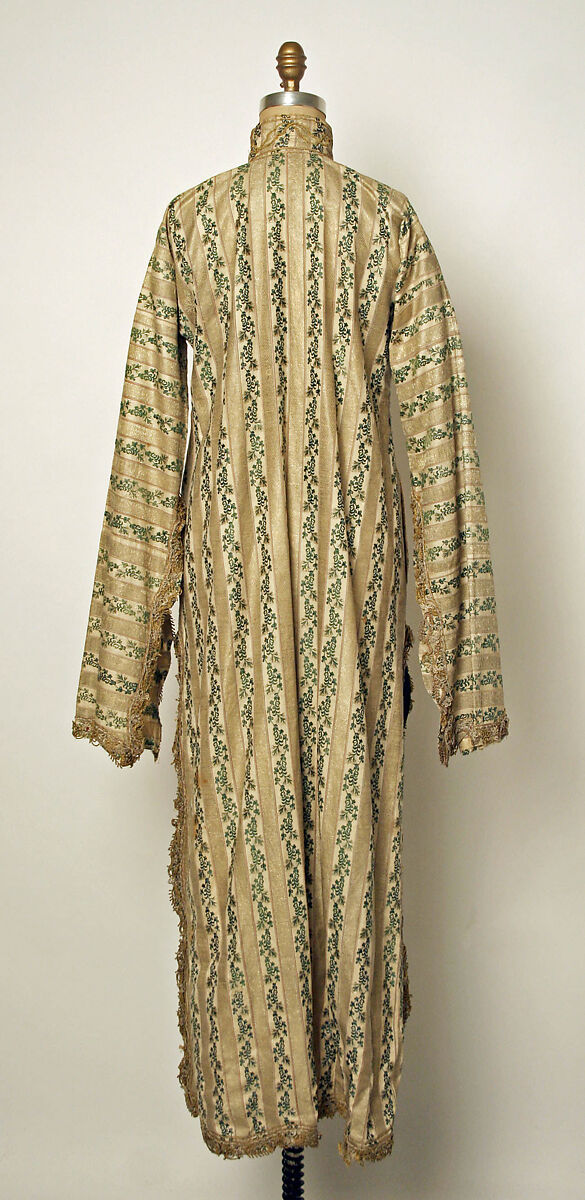 Uçetek Entari, Silk, metal wrapped thread; embroidered