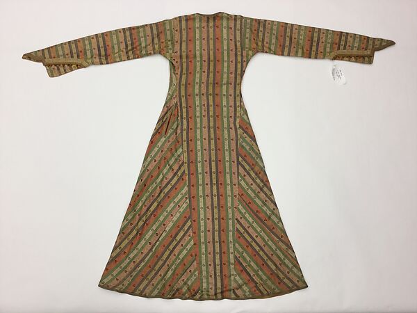 Entari, Silk, cotton, metal wrapped threads; woven