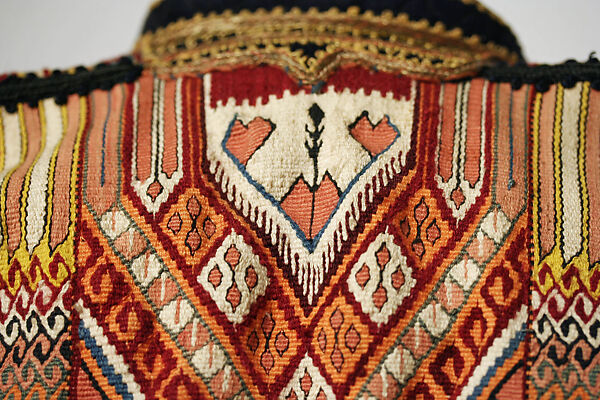 Man's Damir Coat with Short Sleeves, Wool, silk, and metal wrapped thread; slit-tapestry weave