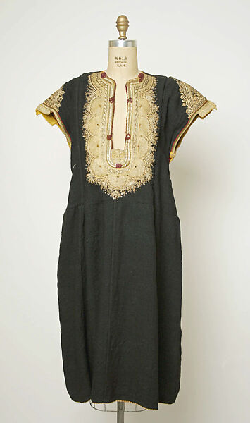 Tunic (Jebba), Wool, metal wrapped thread; embroidered 