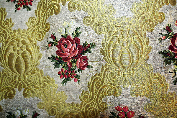 Kaftan, Metal wrapped thread; brocaded