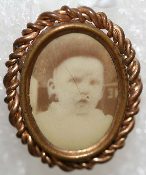 Button, [no medium available], American or European