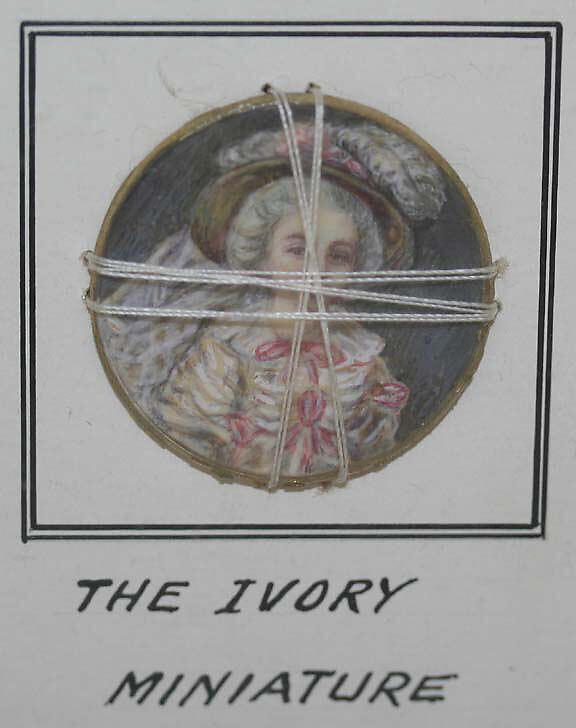 Button, metal, ivory, Italian