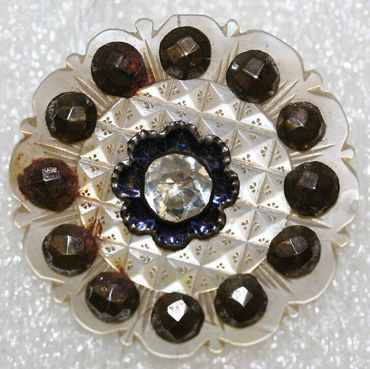 Button, mother-of-pearl, paste, metal, French
