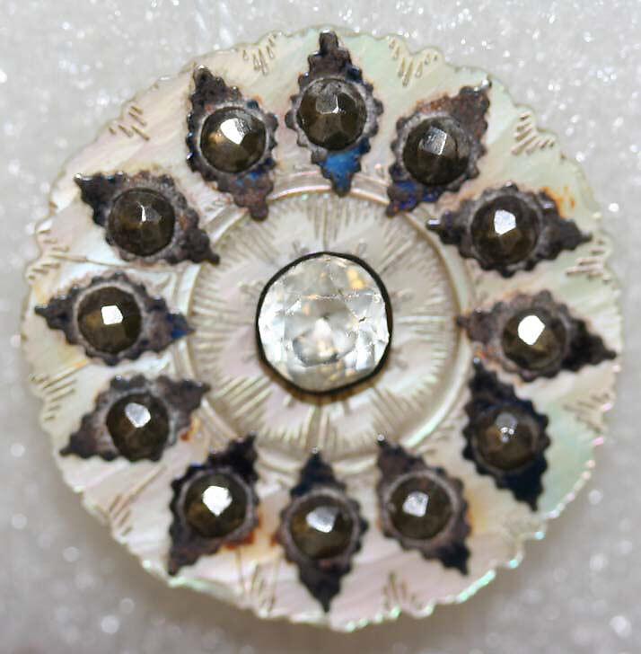 Button, mother-of-pearl, paste, metal, French