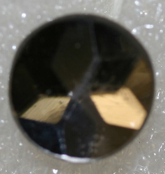 Button, glass, American or European