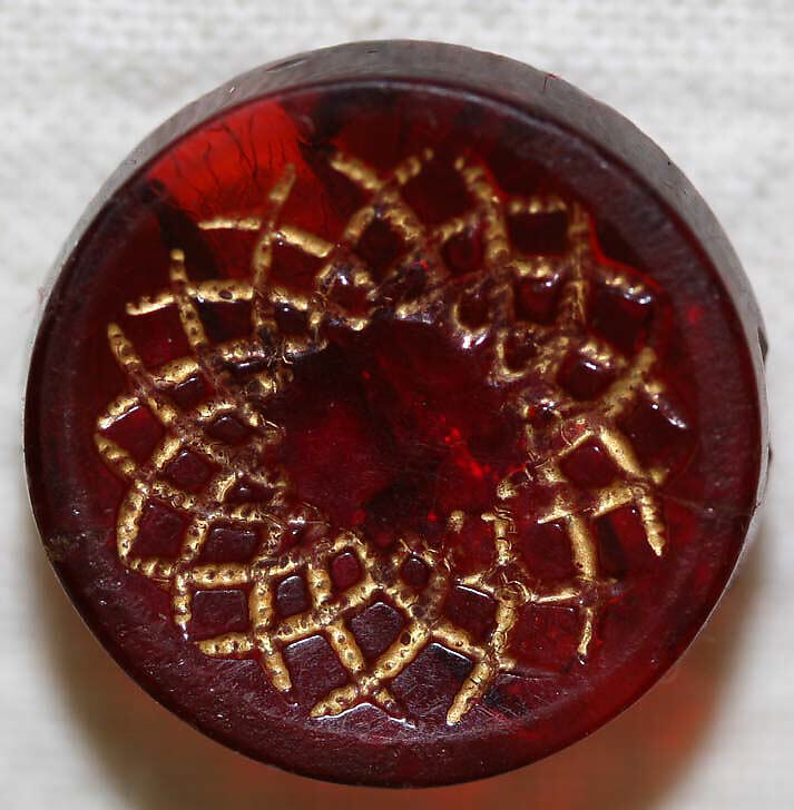 Button, glass, American or European