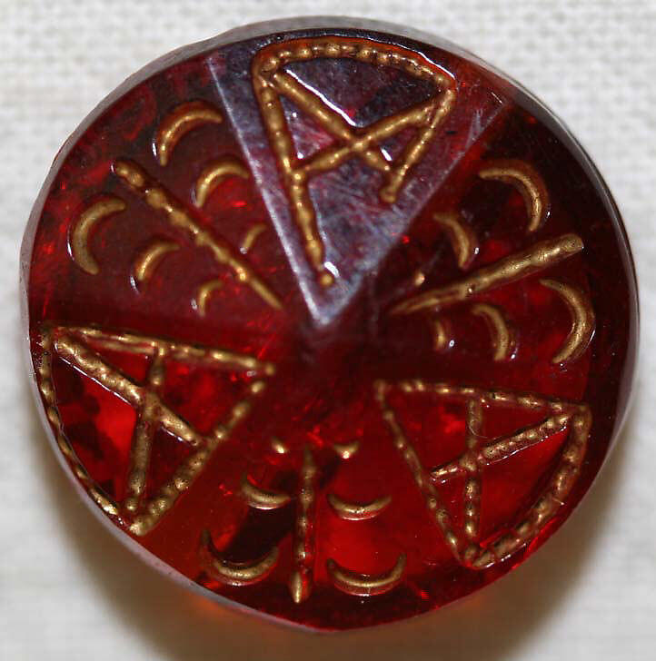 Button, glass, American or European